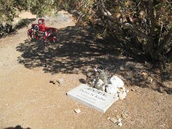 Kuhn,   Dylan W. gravesite
