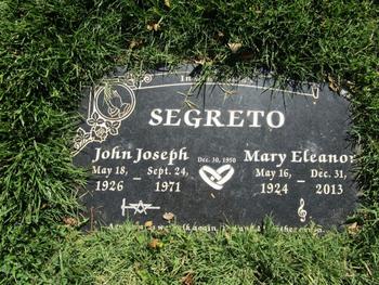 Segreto,   Mary Eleanor gravesite