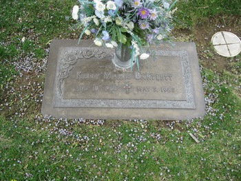 Bartlett,   Kelly Marie gravesite