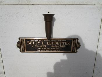 Ledbetter,   Betty Lee gravesite