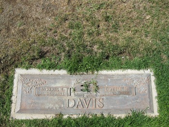 Davis,   Lottie Mae gravesite