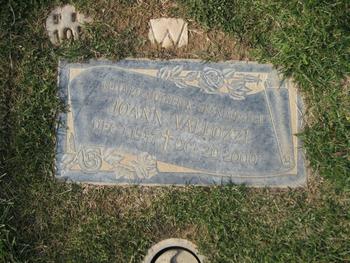 Vallozzi,   Joann gravesite