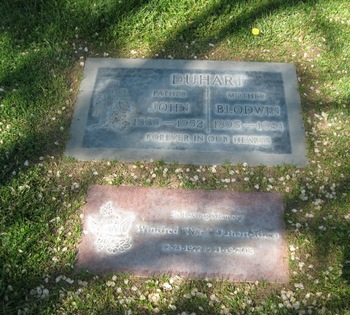 Duhart,   Blodwin ('Lottie') gravesite