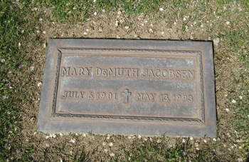 Jacobsen,   Mary gravesite