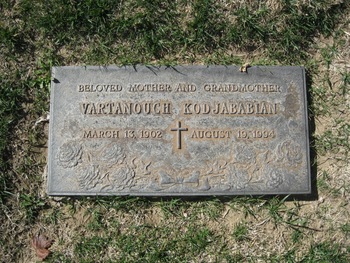Kodjababian,   Vartanouch gravesite