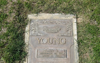 Young, Jr.  Robert Earl gravesite