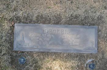 Decker,   Myrtle gravesite