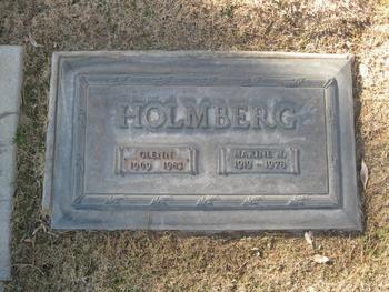 Holmberg,   Maxine Melanie gravesite
