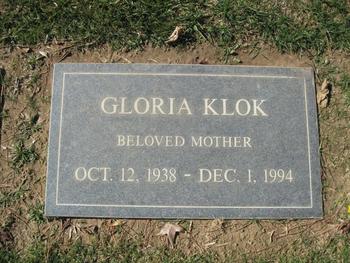 Klok,   Gloria Lee gravesite