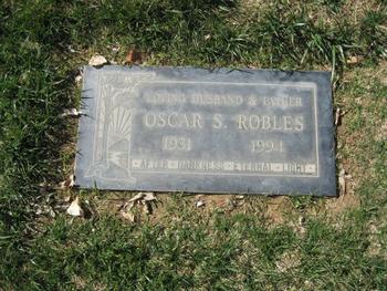 Robles,   Oscar S. gravesite