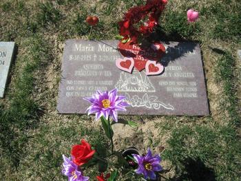 Mora,   Maria gravesite