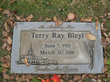 Bleyl,   Terry Ray gravesite