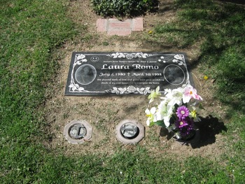 Romo,   Laura gravesite