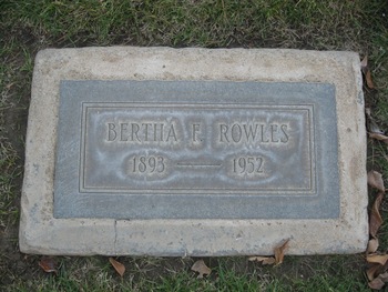 Rowles,   Bertha Francis gravesite