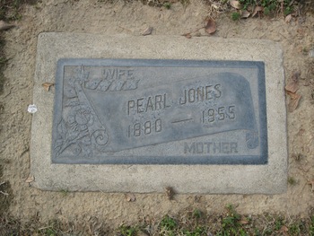 Jones,   Pearl gravesite