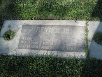 Reynolds,   Ernest gravesite