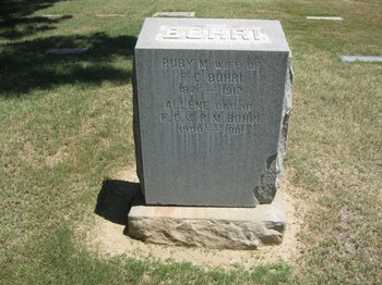 Bohri,   Ruby May gravesite