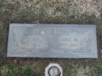 Roberts,   John Ali gravesite
