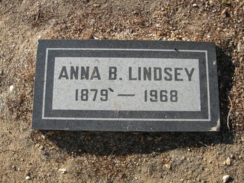 Lindsey,   Anna Belle gravesite