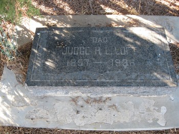 Loft,  Judge Henry Livingston gravesite