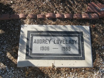 Lovelady,   Audrey gravesite