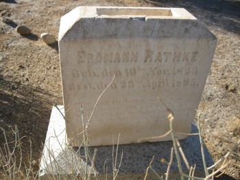 Rathke,   Erdmann gravesite
